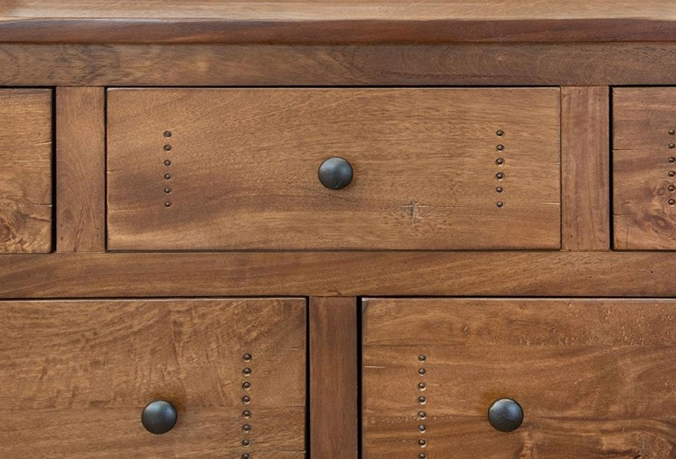 CÓMODA CON CAJONES IFD