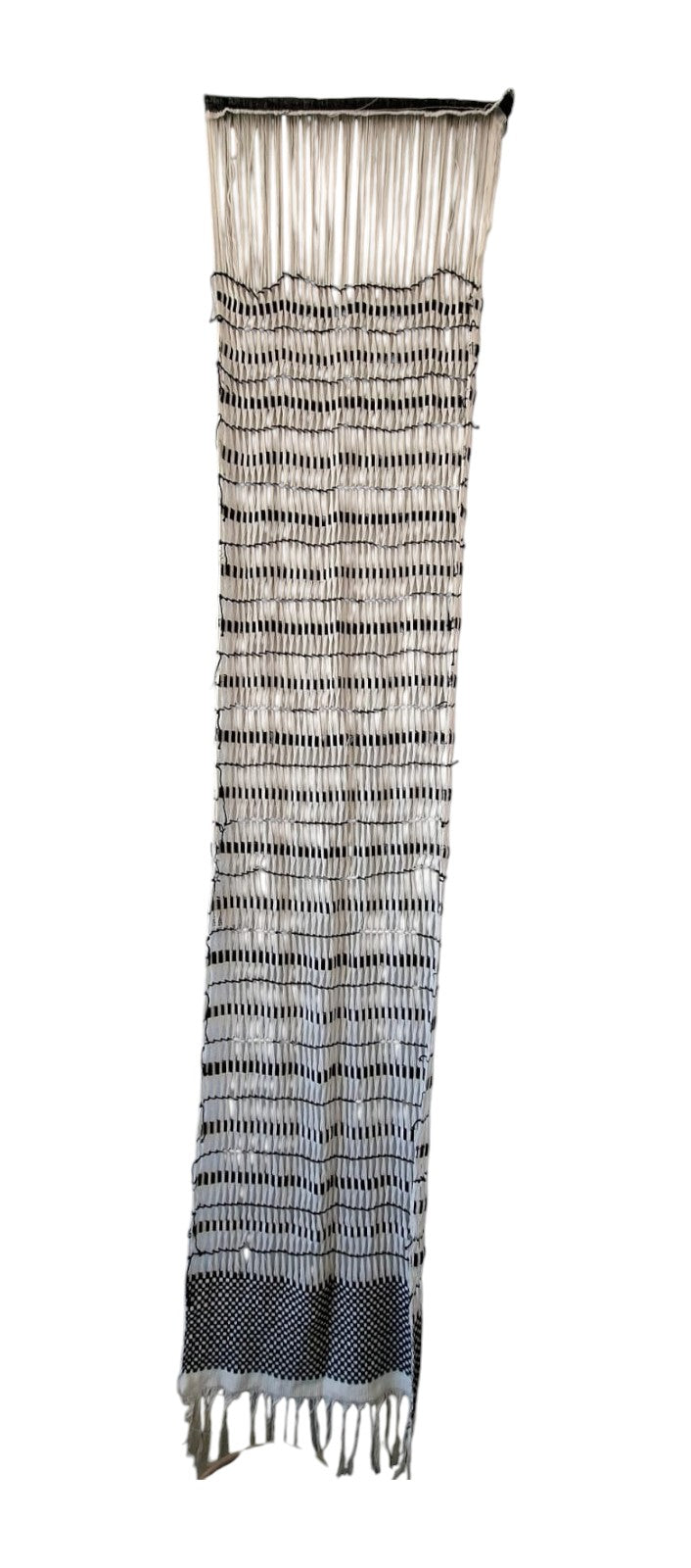 COLGANTE EN TELAR BLANCO CON NEGRO