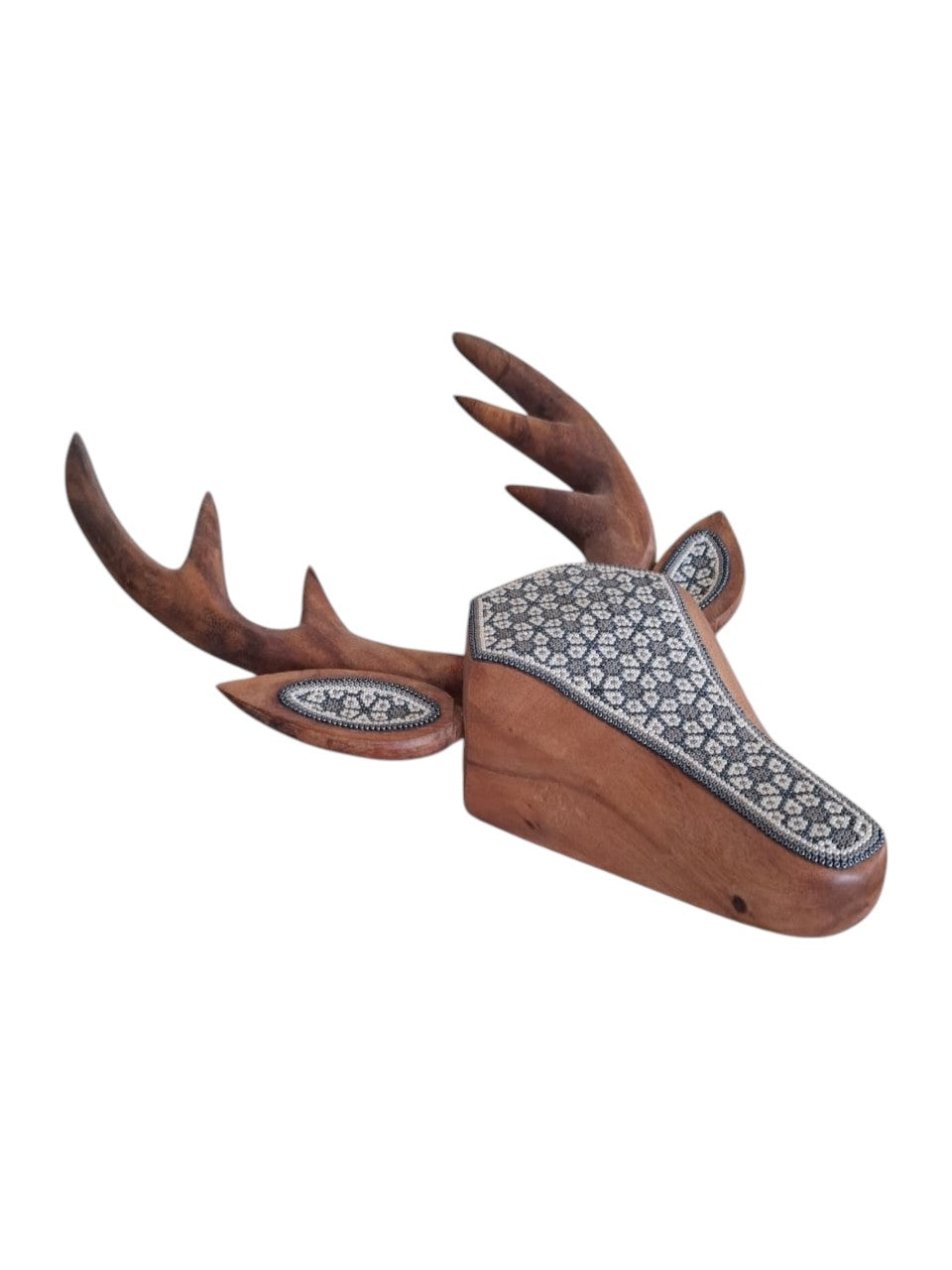 CABEZA ESCULTÓRICA “VENADO WIXÁRIKA”